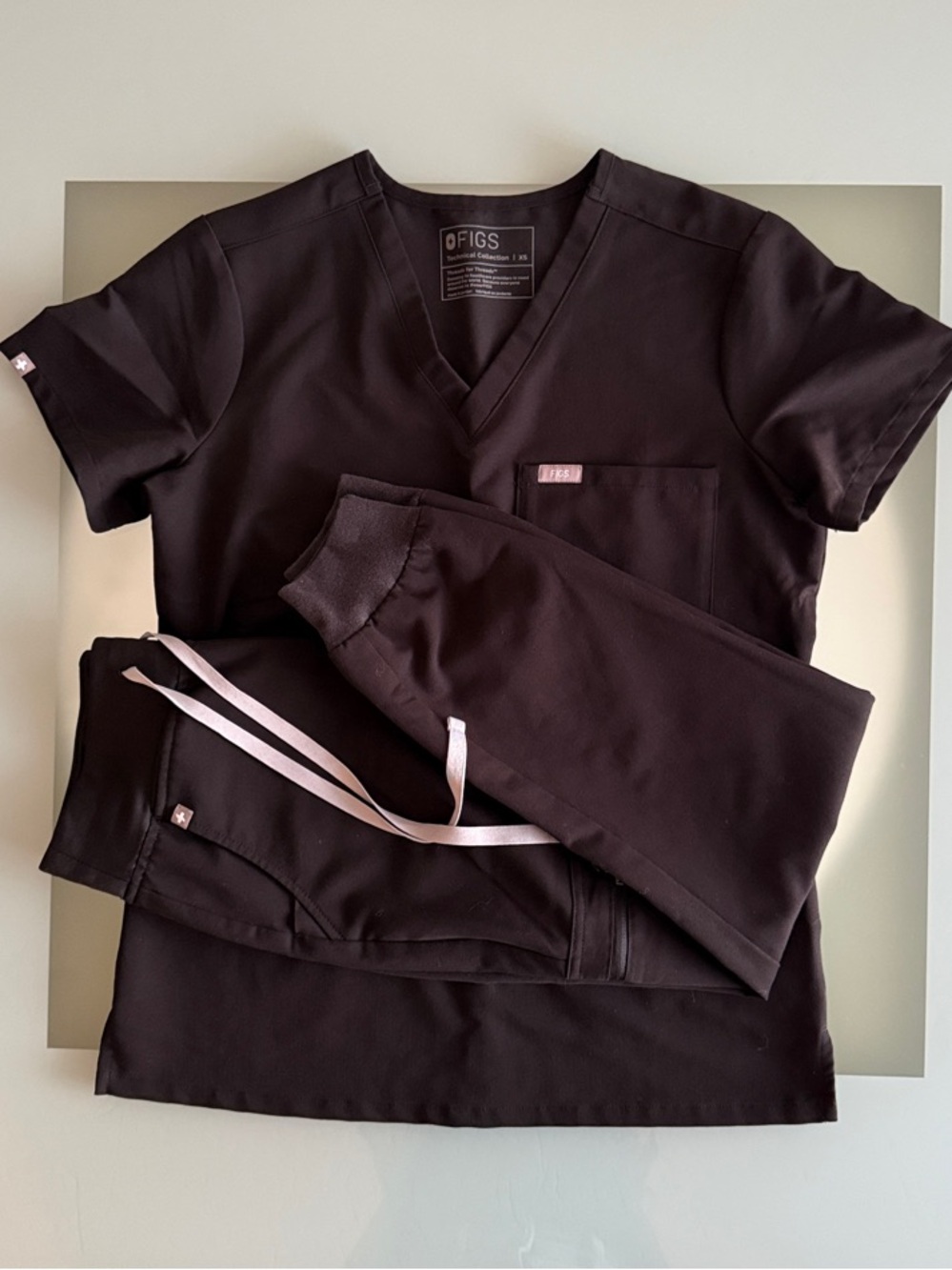 Figs Black Women's Scrub Set